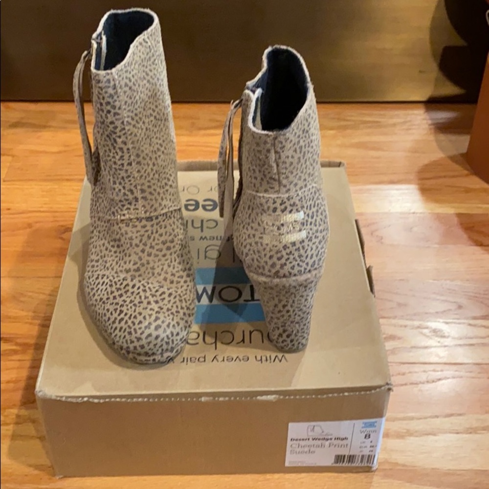 TOMS women’s wedges